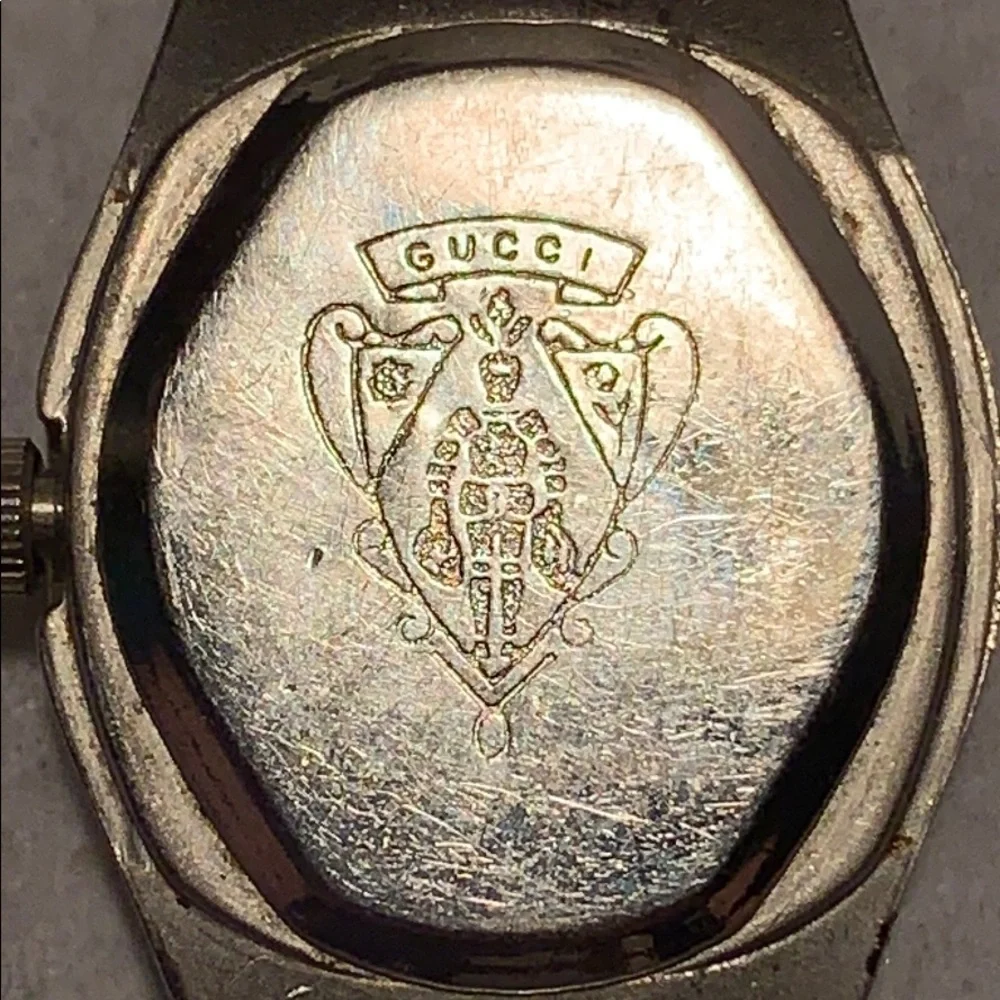 Gucci Vintage watch preloved GVC